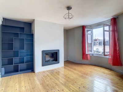 APPARTEMENT T2 A LOUER - LILLE - 75.98 m2 - 990€ charges comprises par mois