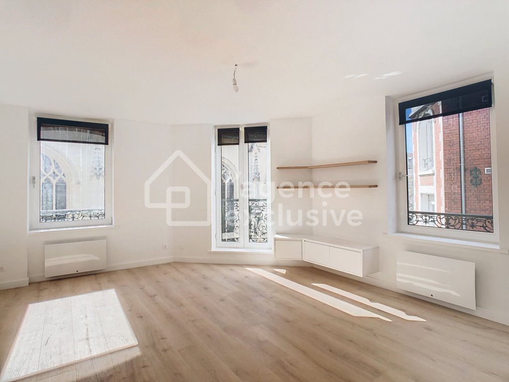 APPARTEMENT T2 A LOUER - LILLE - 50 m2 - 990€ charges comprises par mois