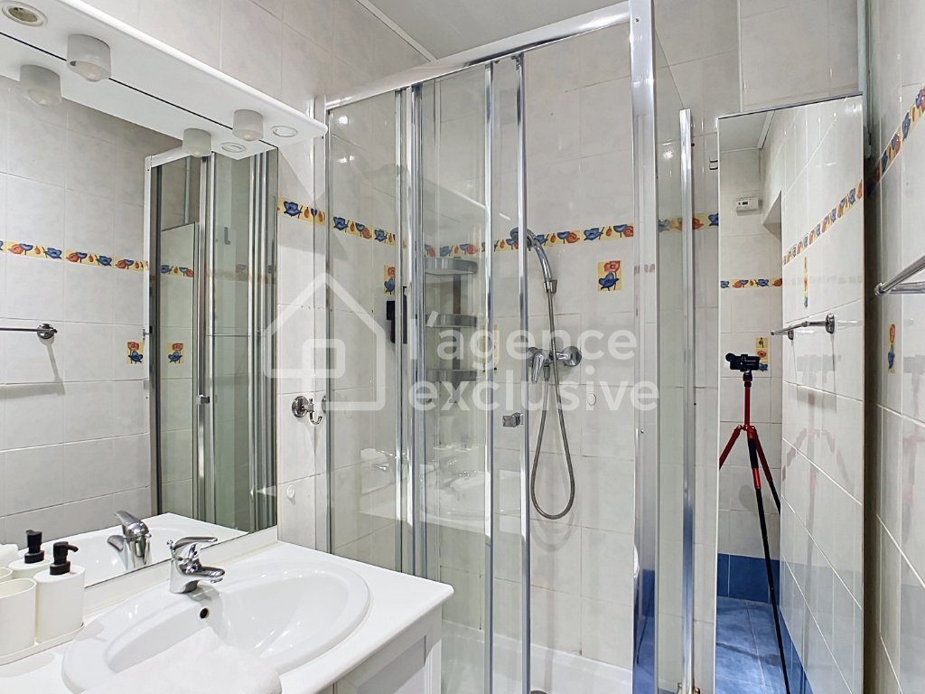 APPARTEMENT T2 A LOUER - LILLE - 44.35 m2 - 895 &euro; charges comprises par mois