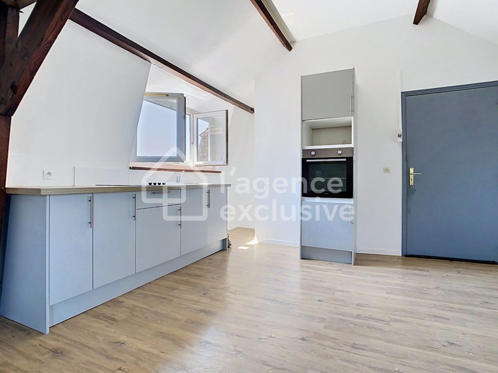 APPARTEMENT T2 A LOUER - SECLIN - 44.85 m2 - 625 &euro; charges comprises par mois