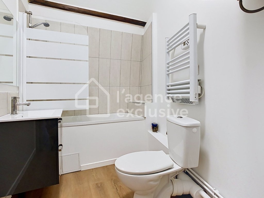 APPARTEMENT T2 A LOUER - SECLIN - 44.85 m2 - 625 &euro; charges comprises par mois