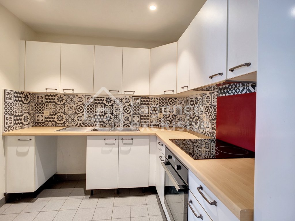 APPARTEMENT T3 A LOUER - LILLE - 111.35 m2 - 1 475 € charges comprises par mois