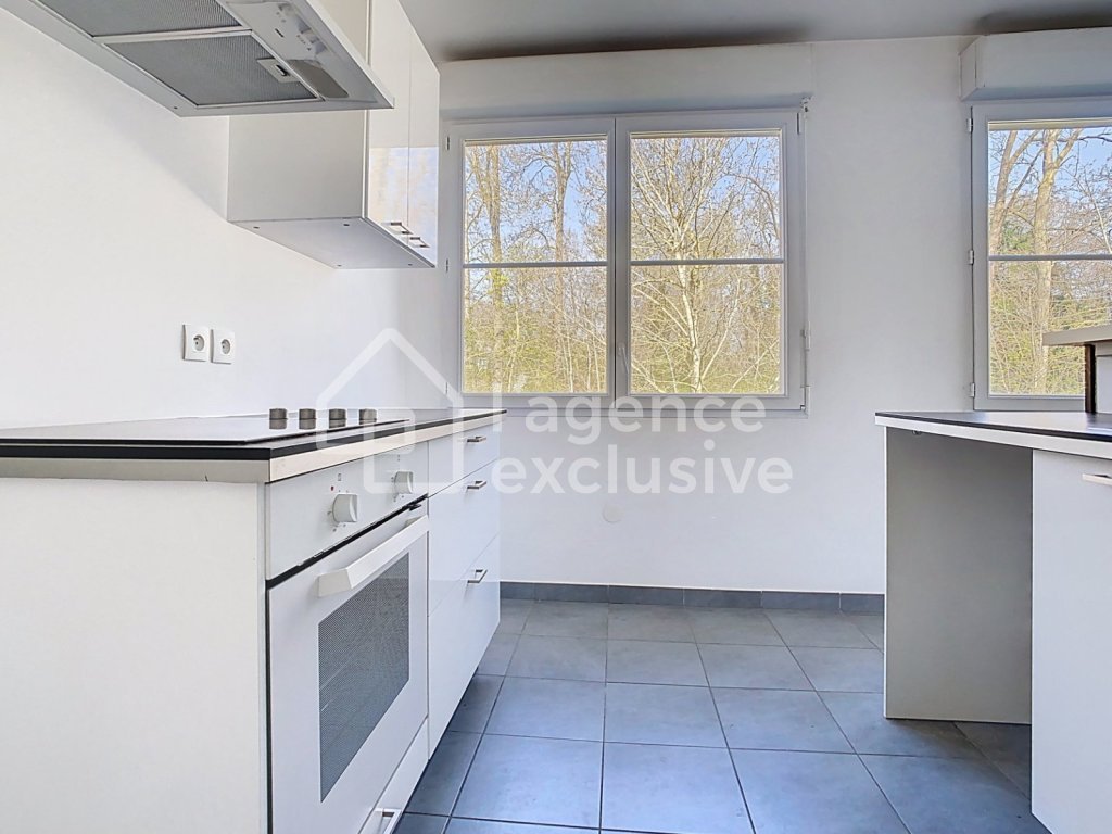 APPARTEMENT T3 A LOUER - LILLE - 69 m2 - 900�&euro; charges comprises par mois