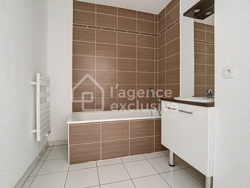 APPARTEMENT T3 A LOUER - LILLE - 69 m2 - 900�&euro; charges comprises par mois